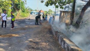 1. Koramil Deket jadi Pelopor Kebersihan Lingkungan