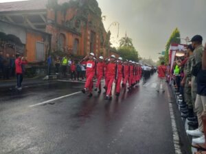 2. Danramil Klungkung Kerahkan Personel Kawal Jalan Sehat