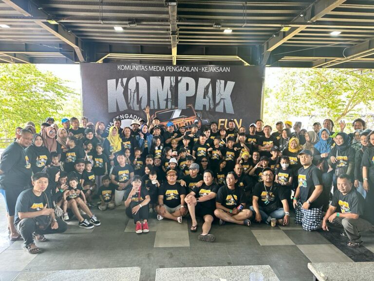 Family Gathering KOMPAK, Dua Jurnalis Dapat Hadiah Umroh