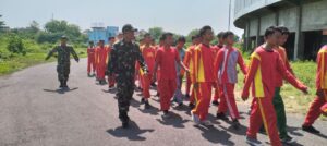 2. Kodim Lamongan dapat Kunjungan dari Pelajar SMK Darul Jannah Paciran