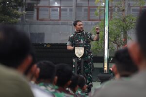 1. Foto Dokumentasi Pengarahan Pangdam Pada Prajurit