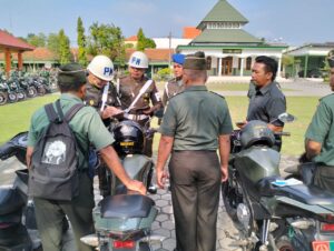 2. Kodim dan Subdenpom V2-3 Lakukan Pengecekaan Kendaraan Anggota