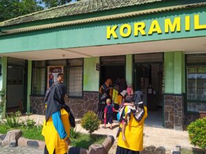 2. Koramil Laren Jadi Obyek Pengenalan Tugas TNI
