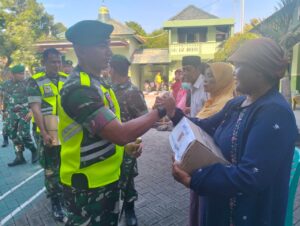 2. Dandim Lamongan Berangkatkan Bantuan Pangan dari Pangdam dan Kapolda Jatim