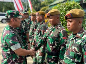 2. Pangdam Mayjen TNI Rafael Tinjau Kondisi Satgas Pamtas Yonarhanud 8MBC di Kalimantan Utara
