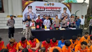 Puluhan Terduga Pelaku Kejahatan Jalanan Dibekuk Polisi